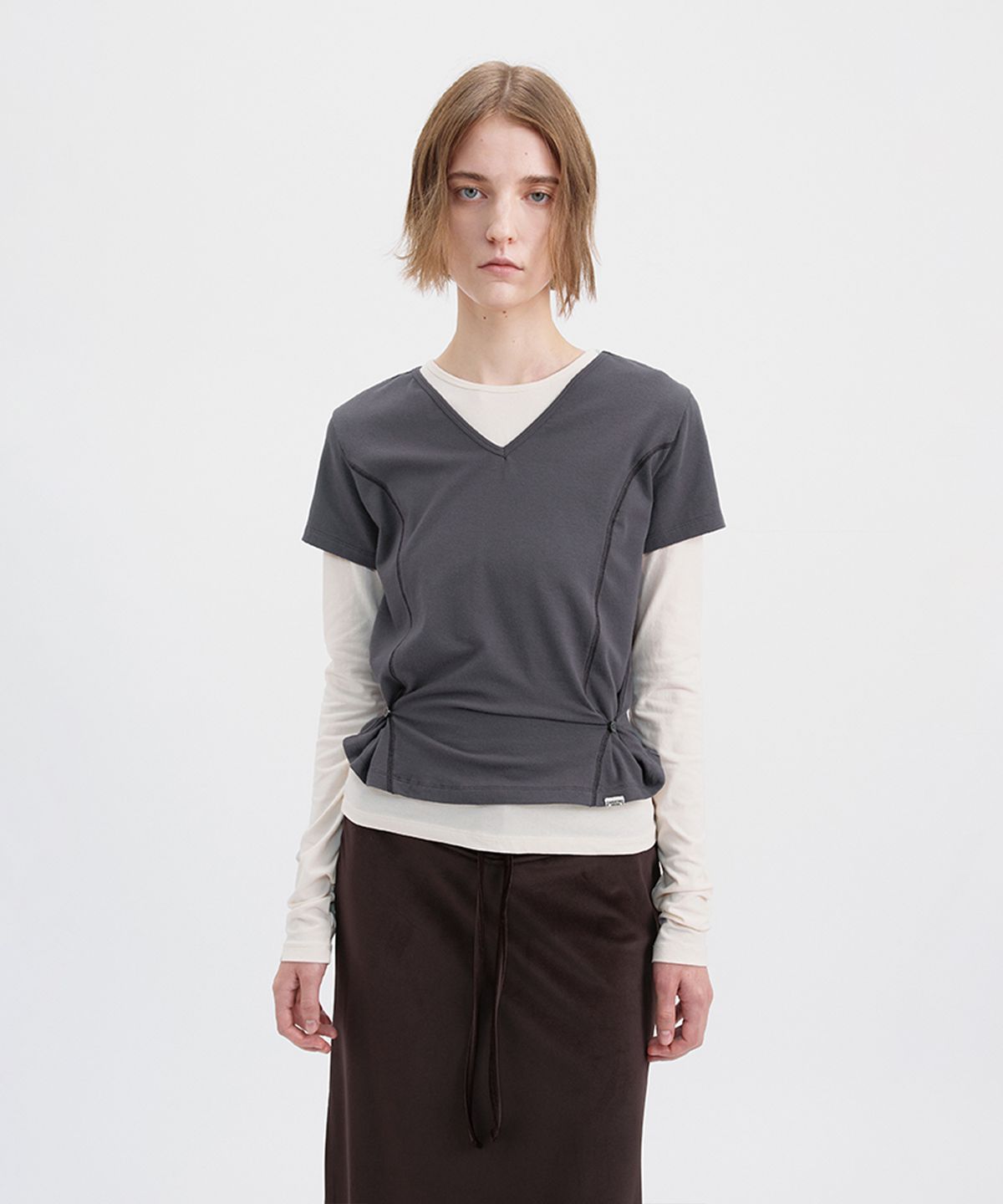 시메트릭 퍼센트(SYMMETRICPERCENT) V-Neck Layered TS / Charcoal