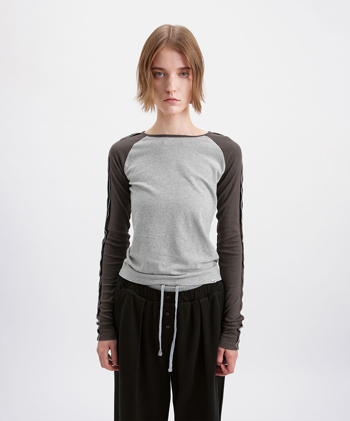 시메트릭 퍼센트(SYMMETRICPERCENT) Raglan Long Sleeve TS / Grey