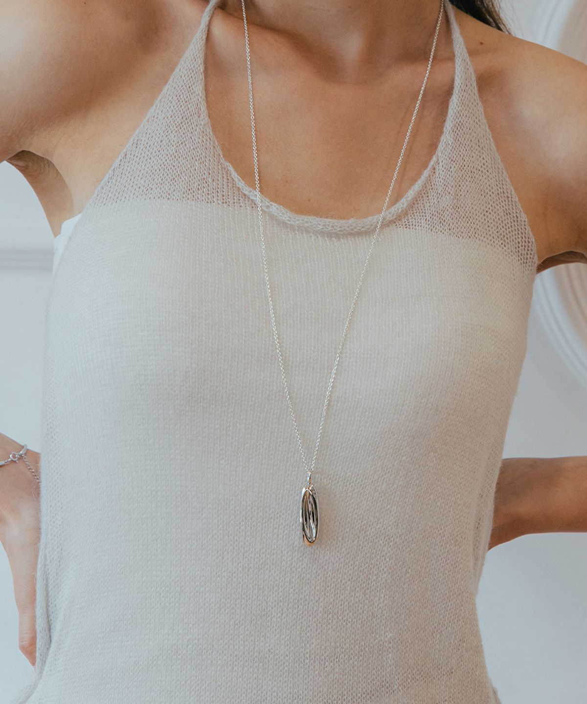 피오레(FIORE) oval pebble long necklace