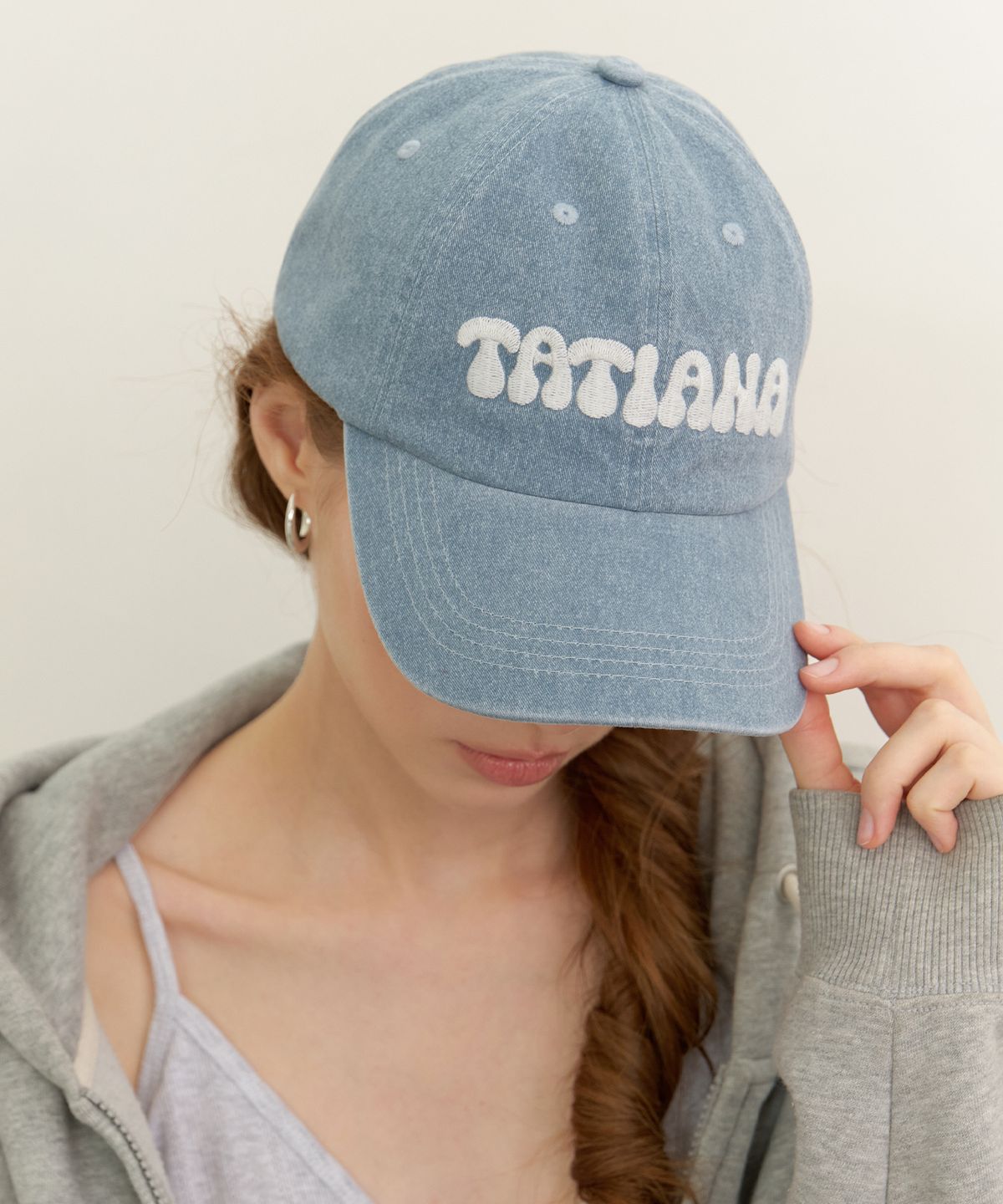타티아나(TATIANA) 타티아나 처비 로고 워시드 볼캡 HT8300