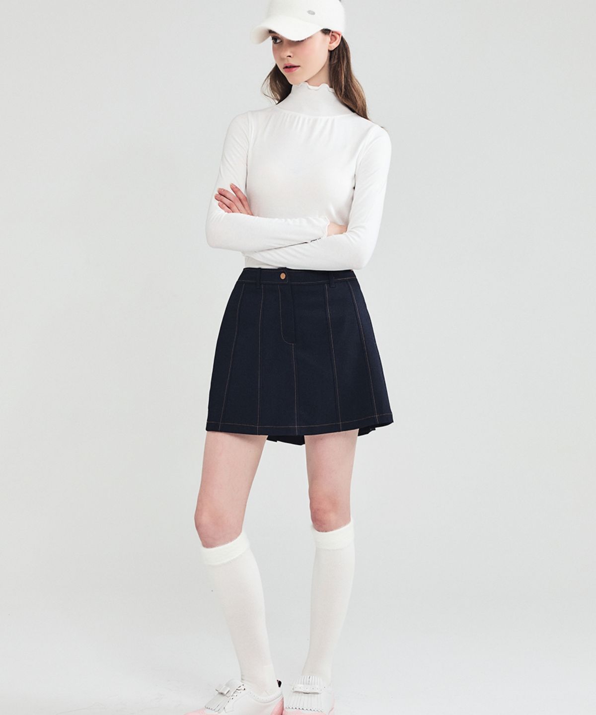 로드로아르(LORDLOAR) 데님 라이크 백 플리츠 스커트 NAVY