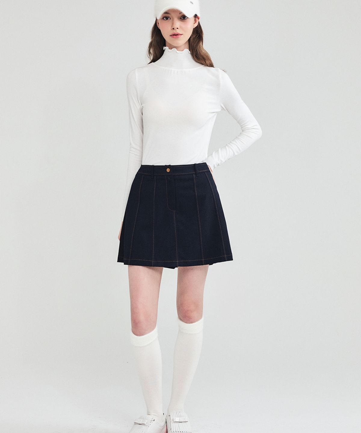 로드로아르(LORDLOAR) 데님 라이크 백 플리츠 스커트 NAVY