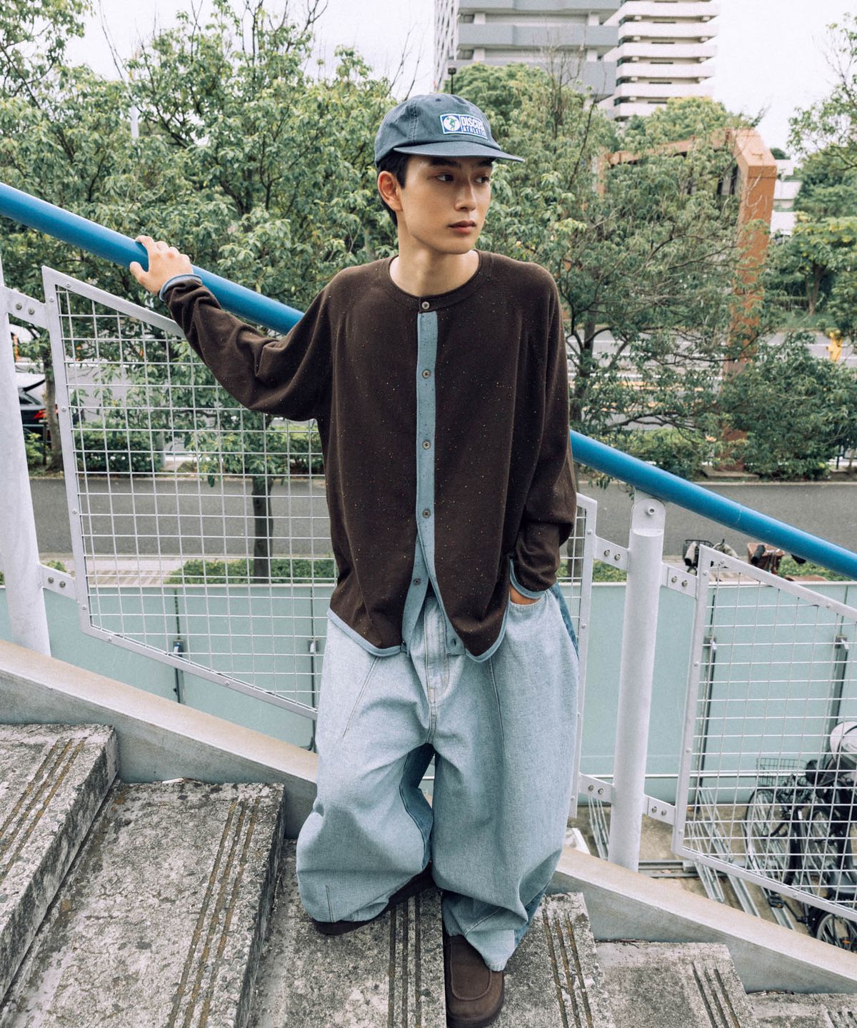 앵글런(ANGLAN) Nep Yarn Raglan Cardigan - Brown