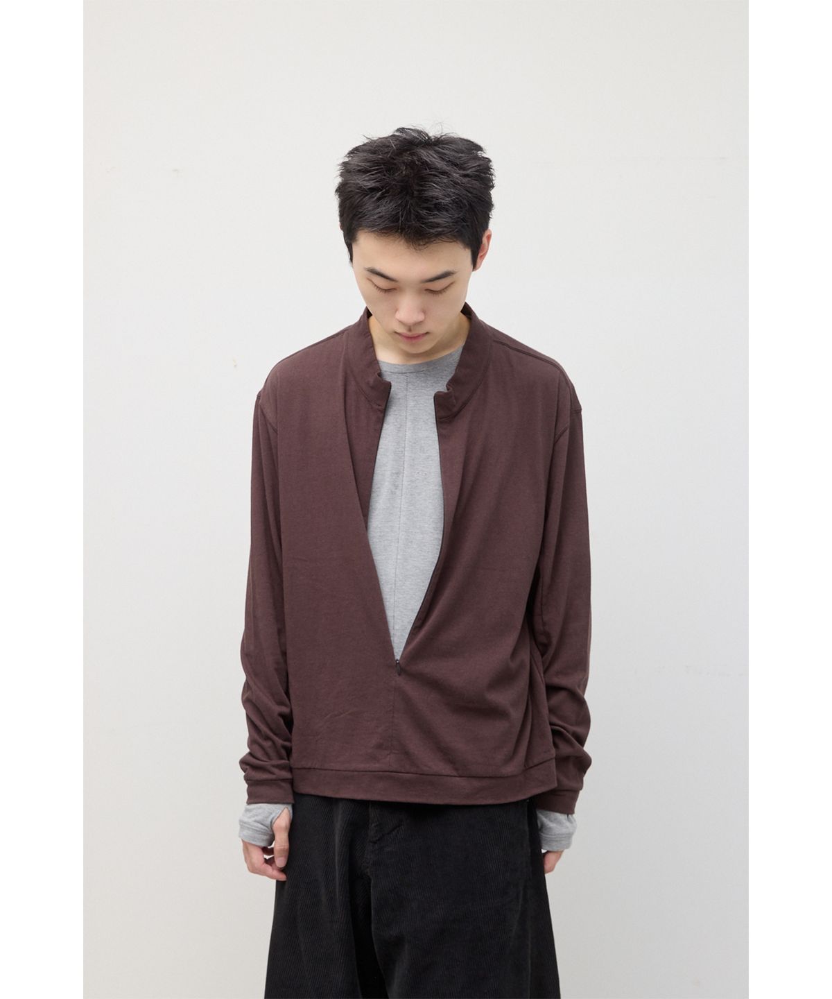해칭룸(HATCHINGROOM) Invisible Half Zip Tee Brown