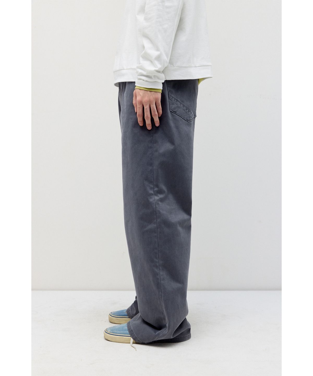 해칭룸(HATCHINGROOM) Flare Work Trousers Moleskin Washed Graphite