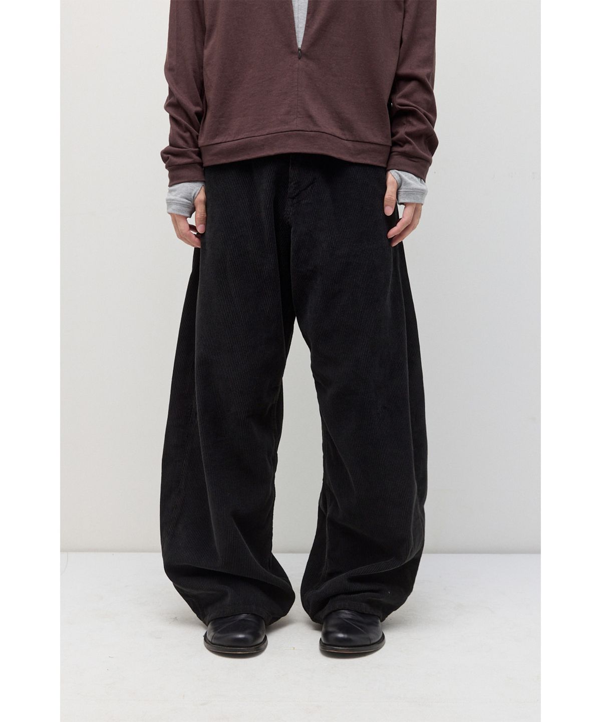 해칭룸(HATCHINGROOM) Wide Curve Pants Corduroy Aged Black