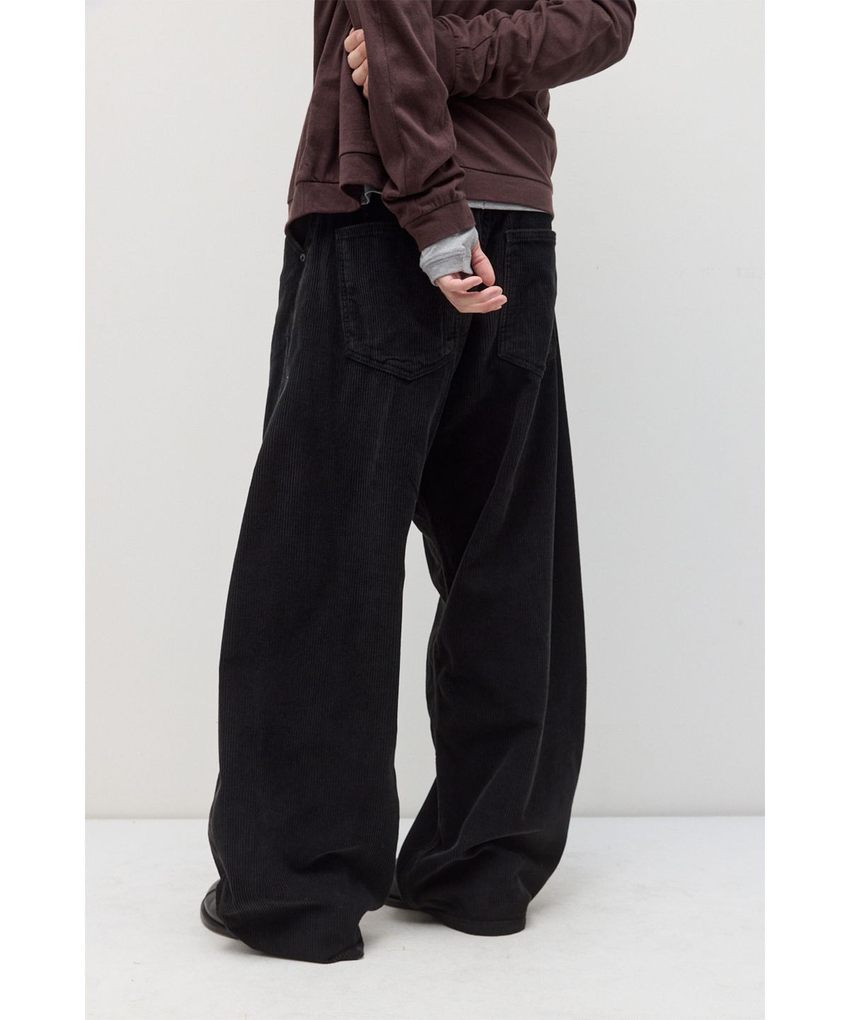해칭룸(HATCHINGROOM) Wide Curve Pants Corduroy Aged Black