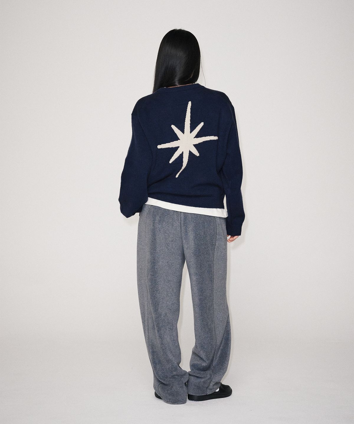 유니버스 가먼트(UNIVERSE GARMENT) 라운드넥 자카드 니트_NAVY