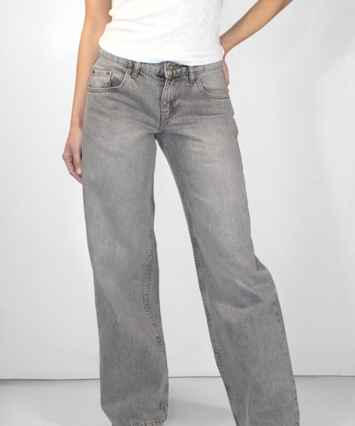 섭듀드(SUBDUED) Low-rise Jeans, Sequin Wings Detail (VOLCANO GREY)