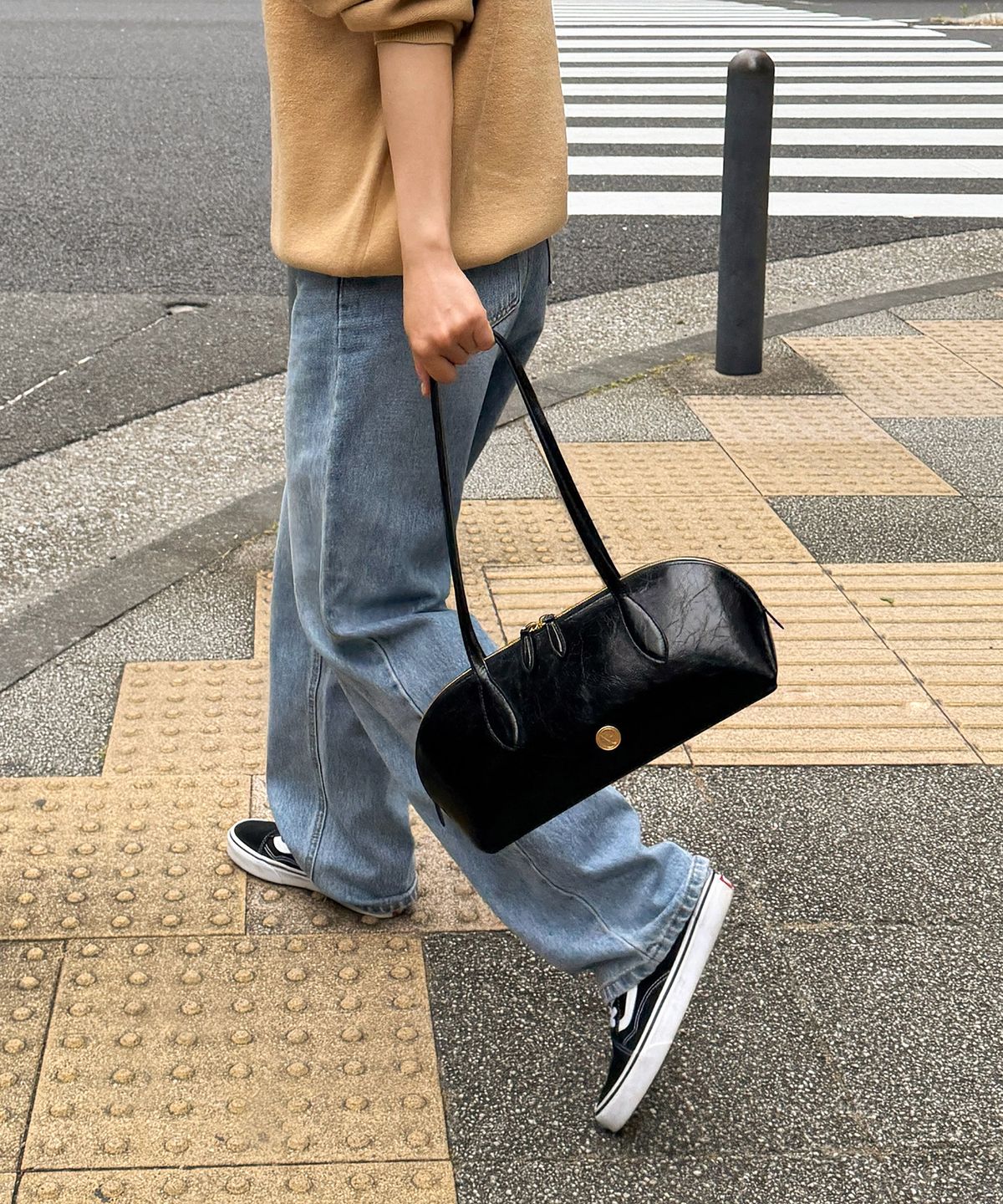 꼬떼드무아(COTEDEMOI) Allonge Shoulder Bag - Black