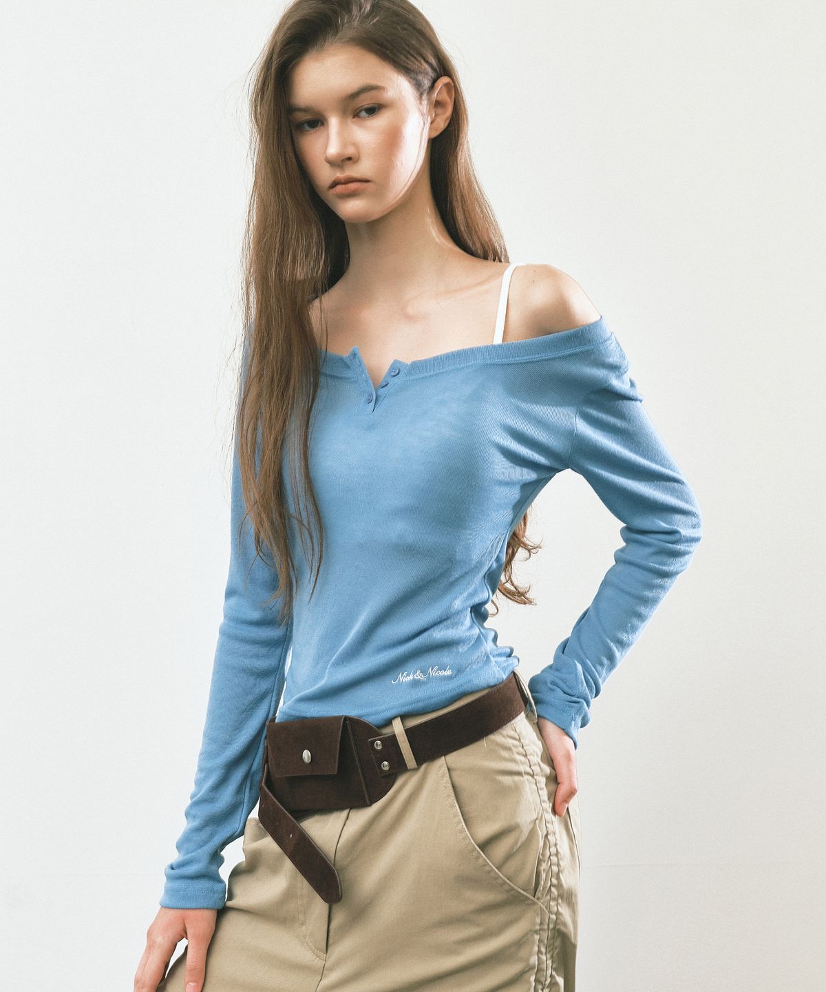 닉앤니콜(NICK&NICOLE) SOFT BUTTON SLIM TOP_BLUE