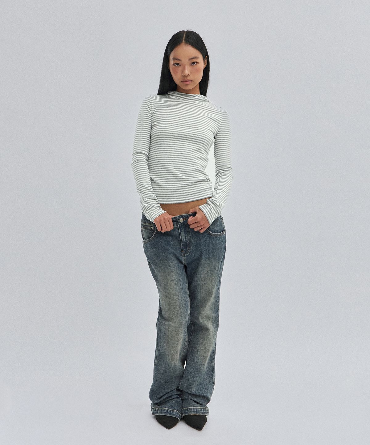 스웨이드(SUADE) MOCK NECK HOODIE [GRAY WHITE]