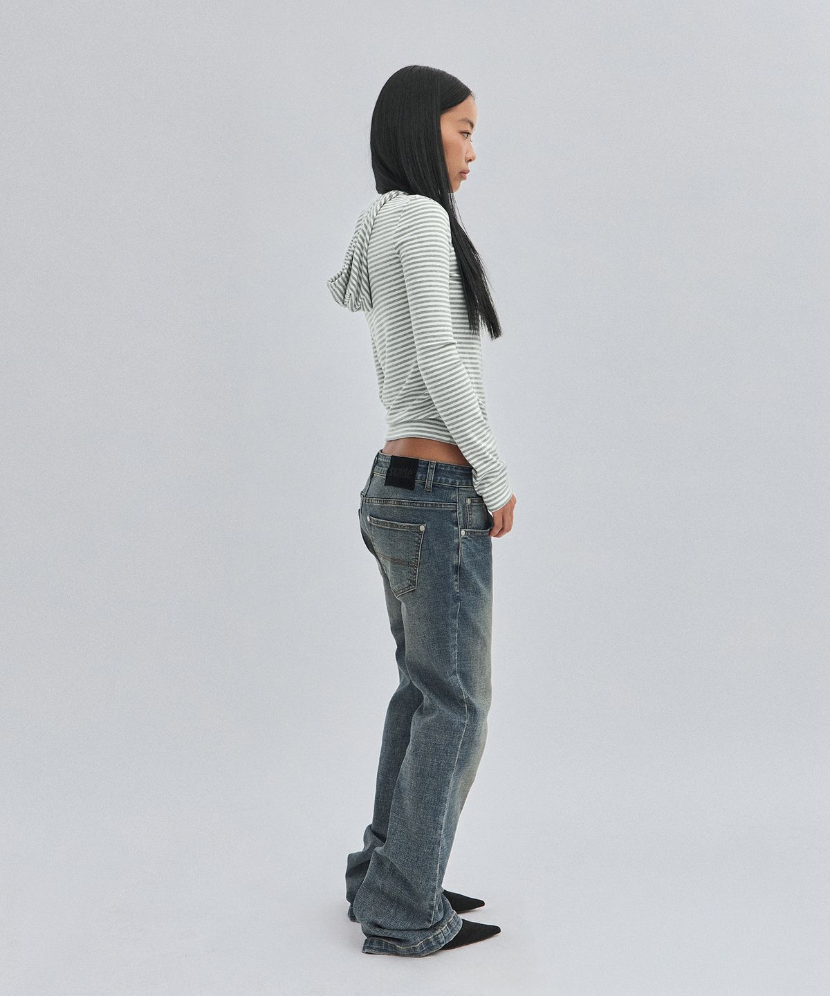스웨이드(SUADE) MOCK NECK HOODIE [GRAY WHITE]