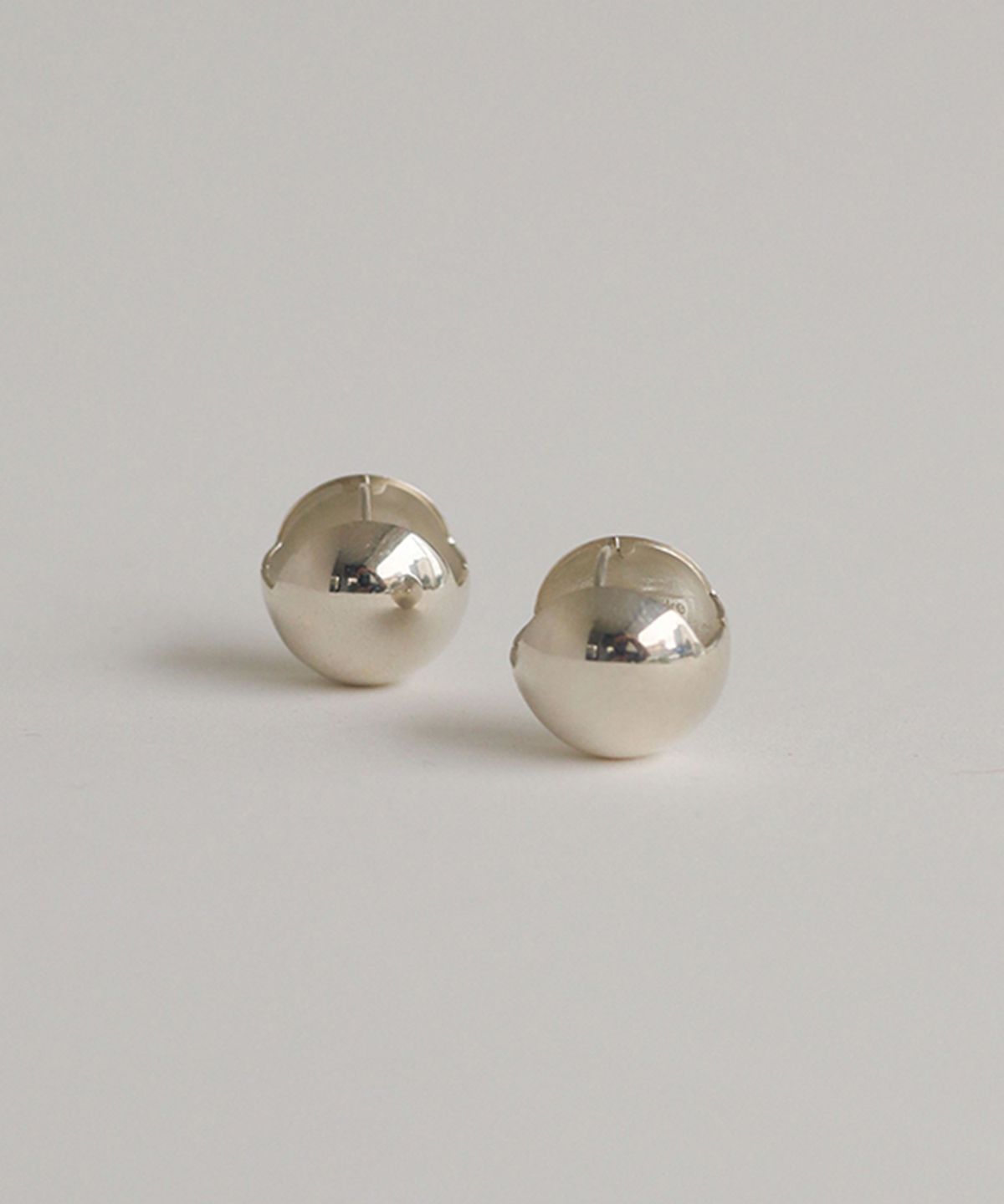 모던라이크(MODERN LIKE) [ Silver 925 ] 원형 공 원터치 귀걸이 16mm