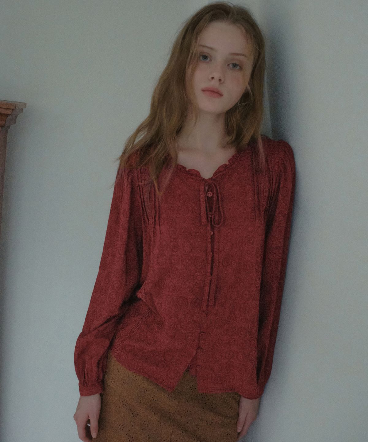 아우어노스텔지아(OURNOSTALGIA) Halo Pintuck Blouse_Vintage Red(OB6BL13)