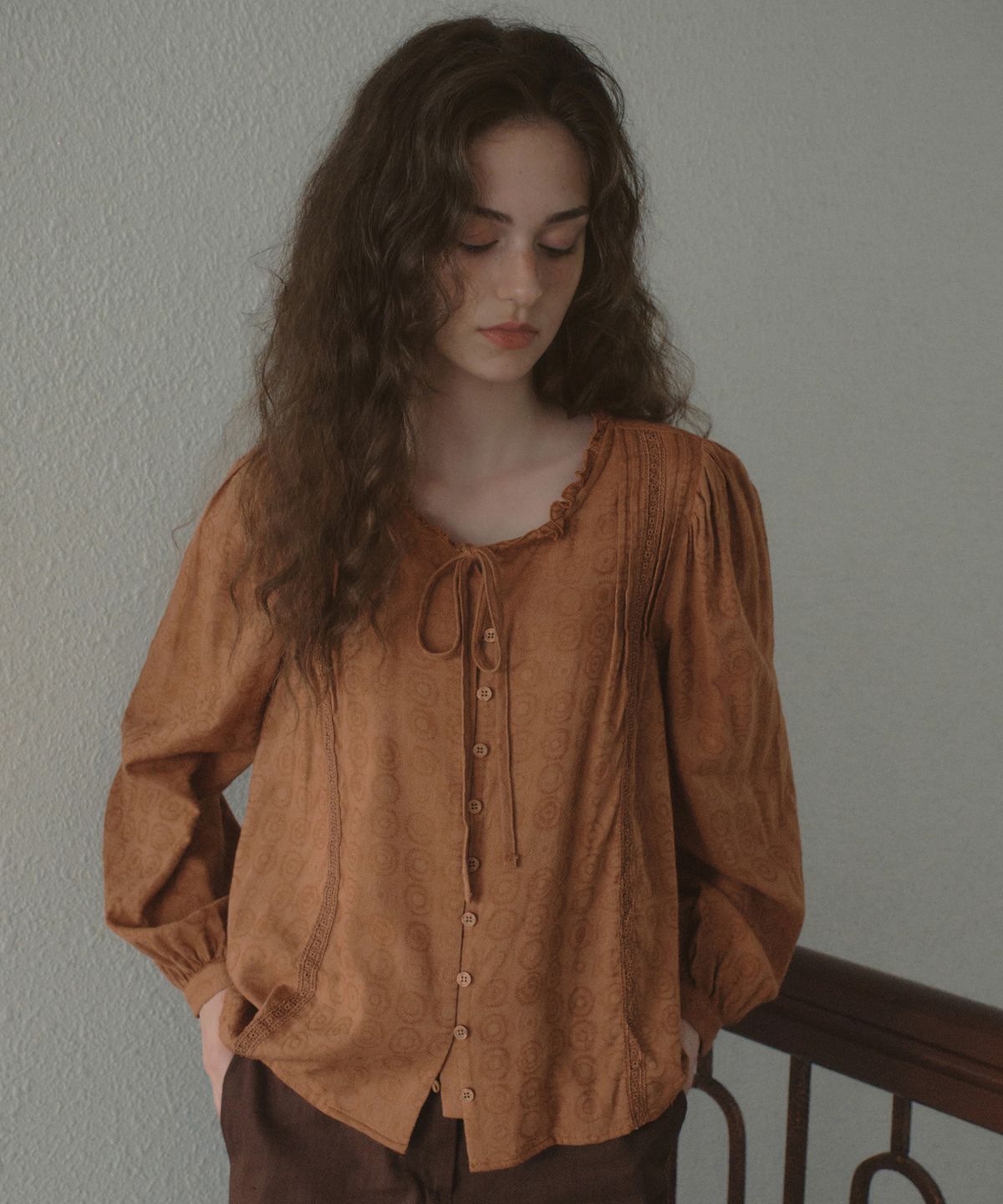 아우어노스텔지아(OURNOSTALGIA) Halo Pintuck Blouse_Vintage Orange(OB6BL13)