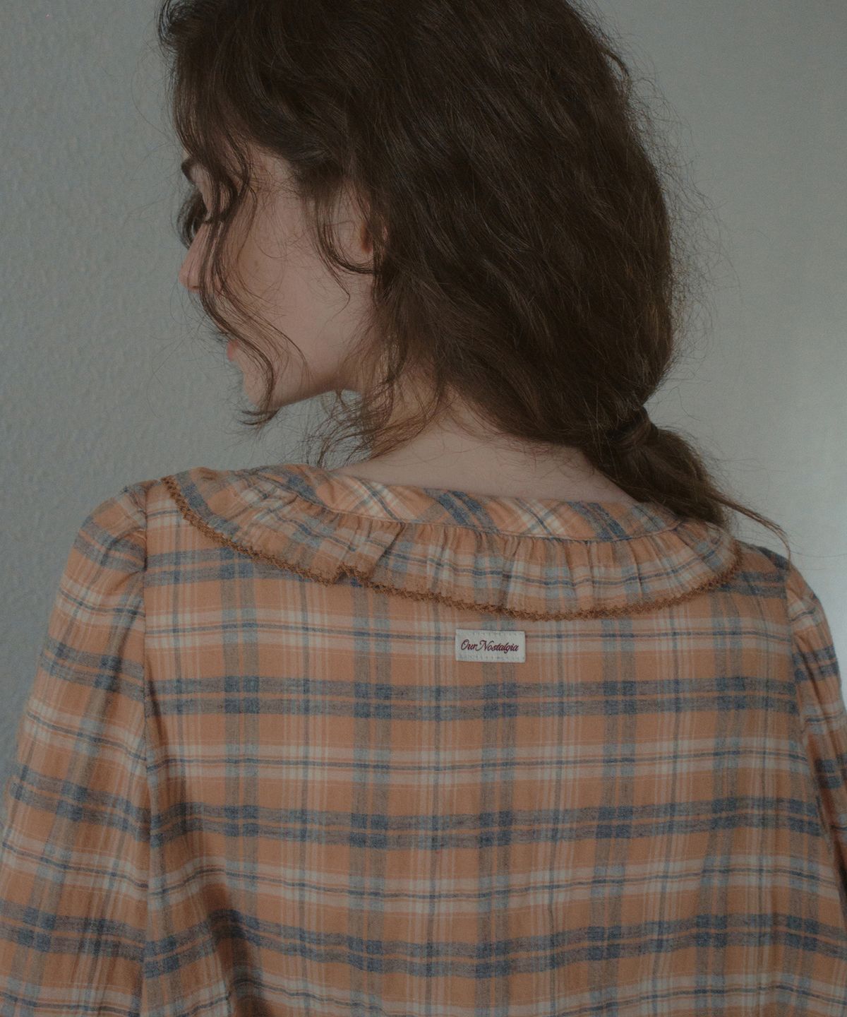 아우어노스텔지아(OURNOSTALGIA) Vintage Check Ruffle Blouse_Orange(OB6BL15)