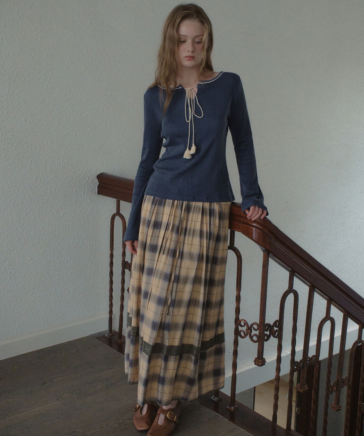 아우어노스텔지아(OURNOSTALGIA) Pigment Thistle Eyelet T-shirt_Vintage Blue(OB6TP20)