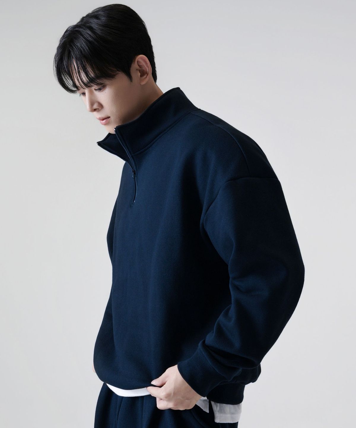 디바라(DIBALA) [어깨패드+3CM/+4CM] 오버핏 반집업 맨투맨 디바라 시그니처 수트