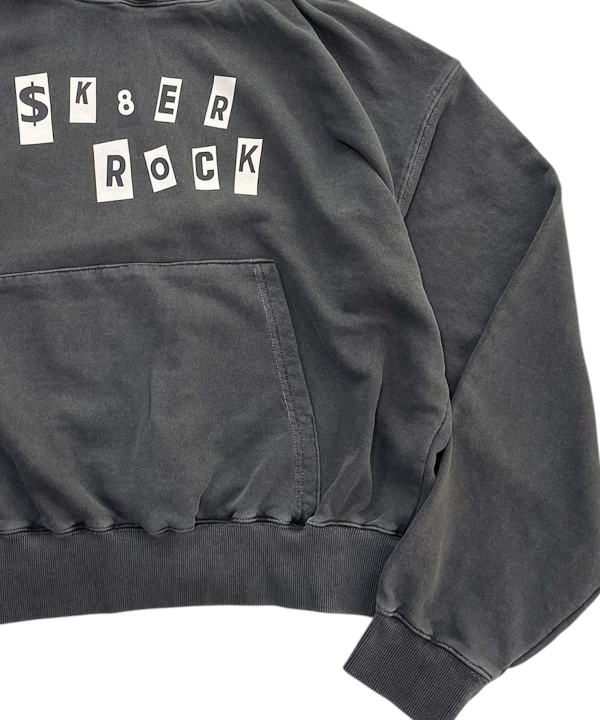 스케이터락(SK8ER ROCK) Collage Lettering Pigment Hoodie (Charcoal)
