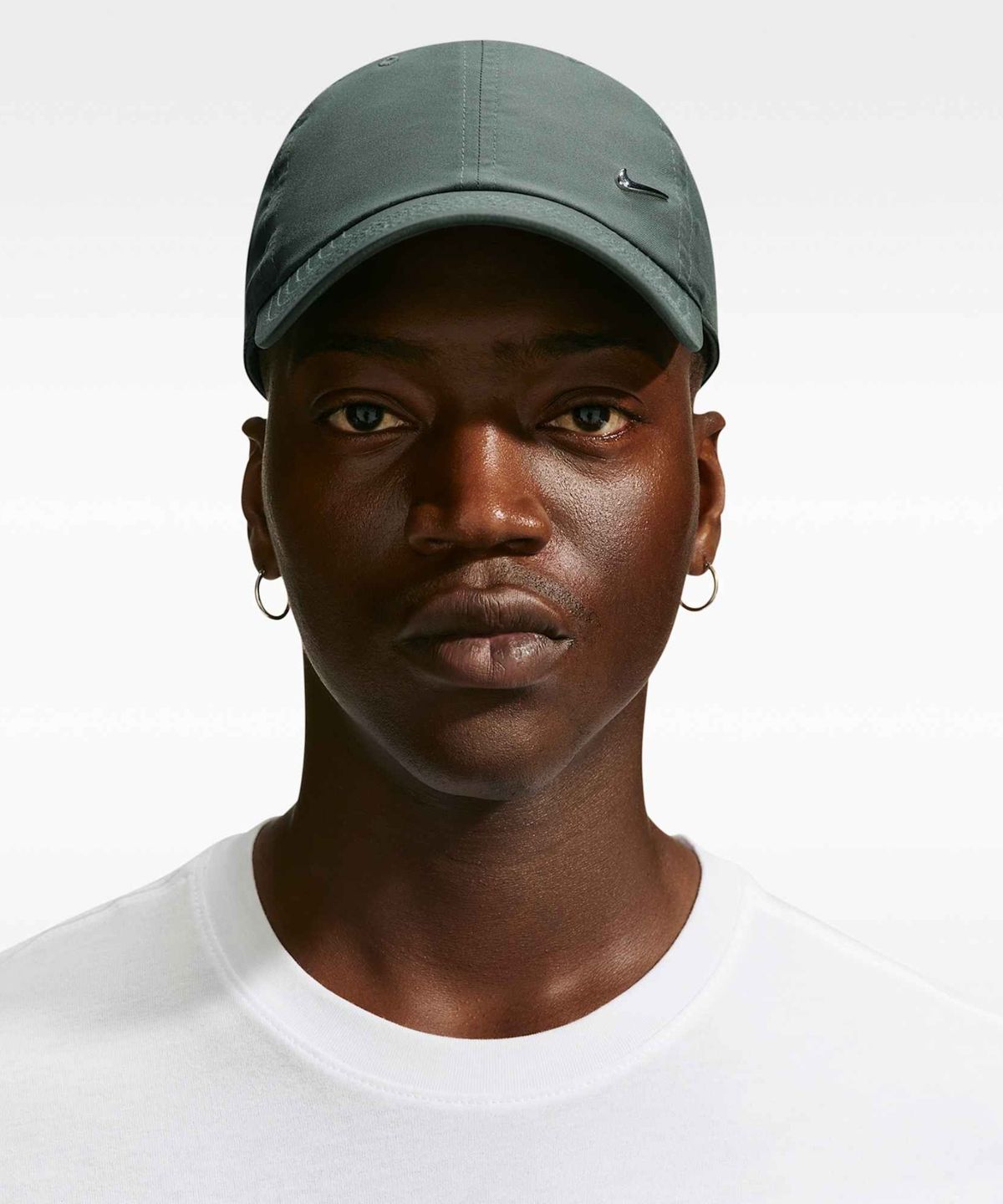 나이키(NIKE) 드라이 핏 클럽 언스트럭처 메탈 스우시 캡 - 카모 그린:메탈릭 실버 / FB5372-303
