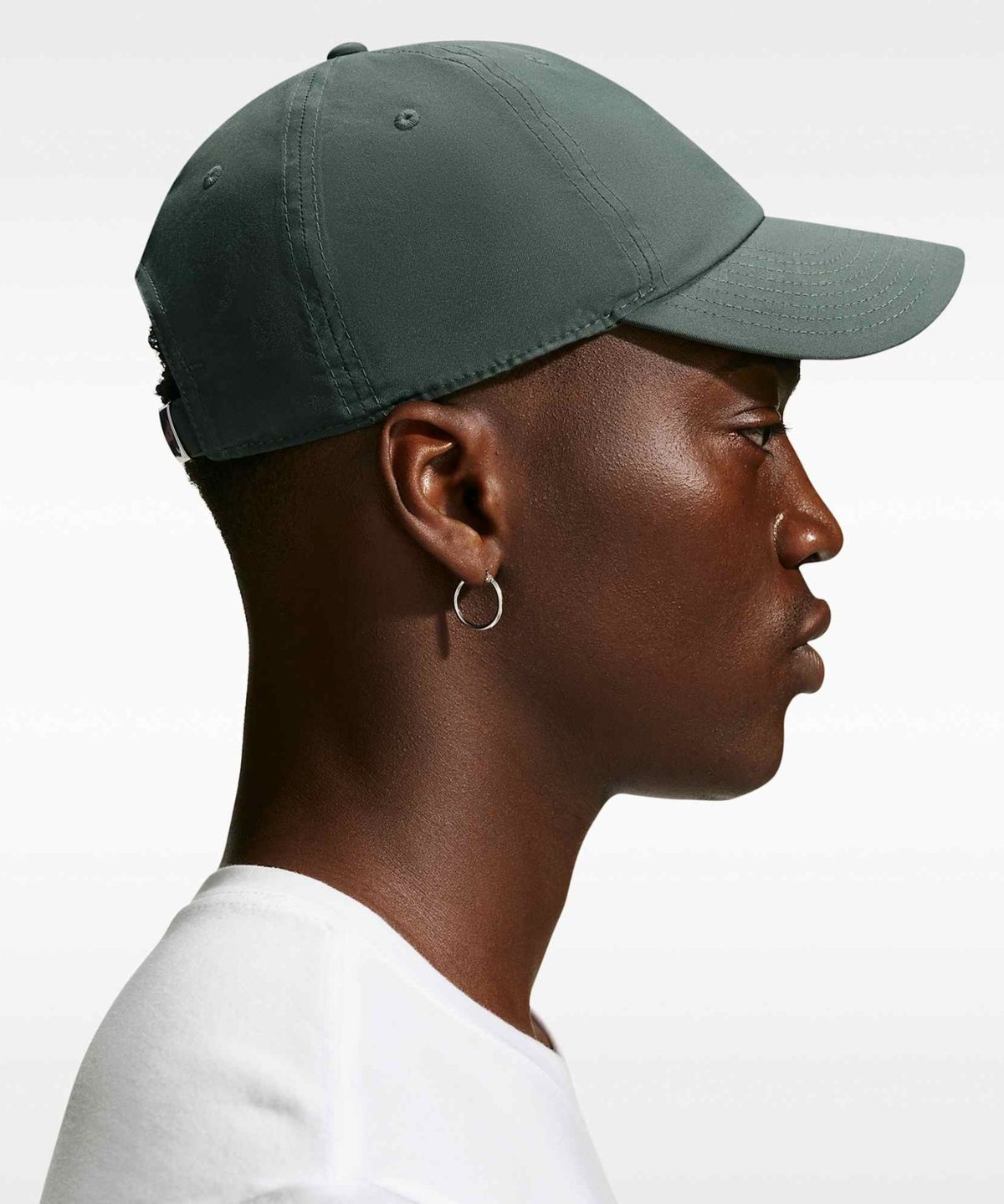 나이키(NIKE) 드라이 핏 클럽 언스트럭처 메탈 스우시 캡 - 카모 그린:메탈릭 실버 / FB5372-303