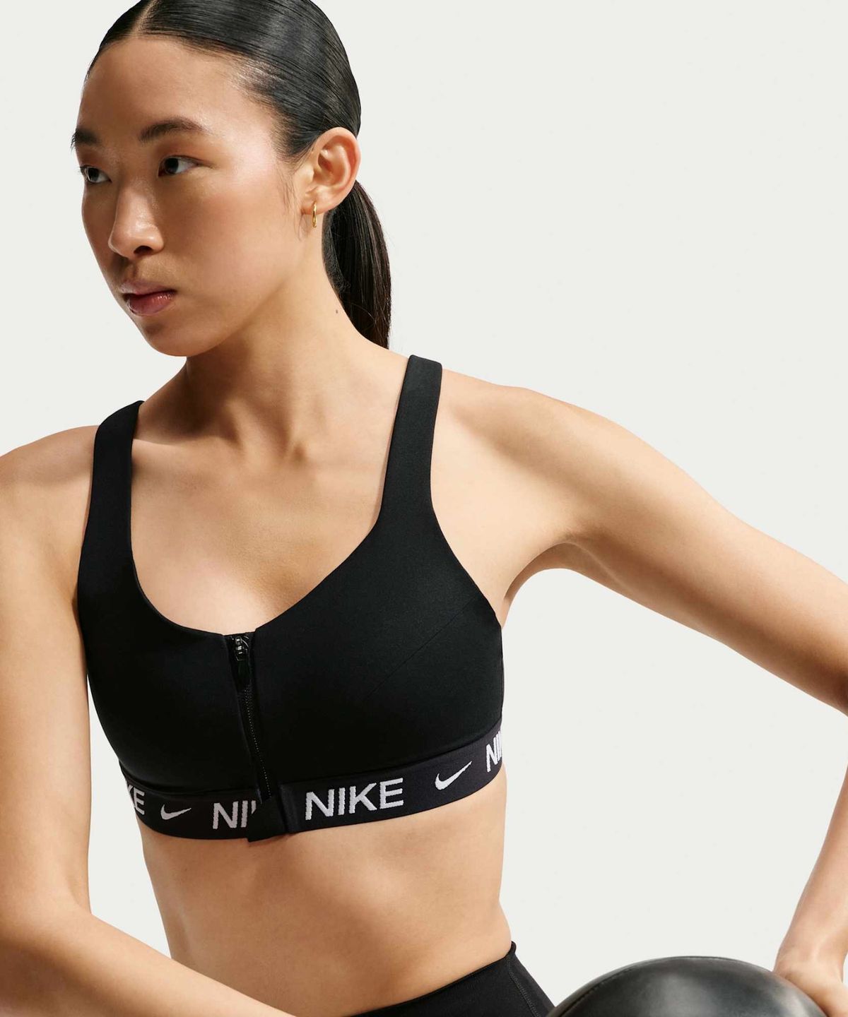 나이키(NIKE) 인디 하이 서포트 패드 지퍼 프런트 스포츠 브라 W - 블랙 / HQ2752-010