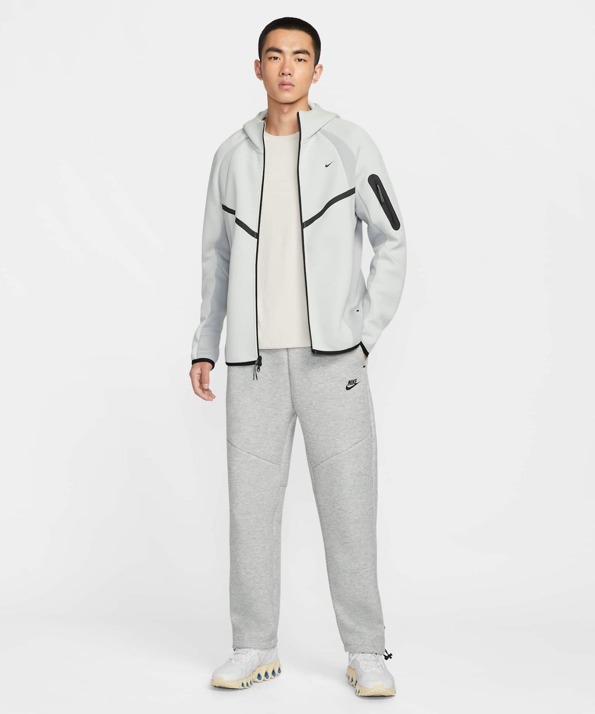 나이키(NIKE) 테크 오픈 헴 플리스 팬츠 M - 다크 그레이 헤더:블랙 / IM0698-063