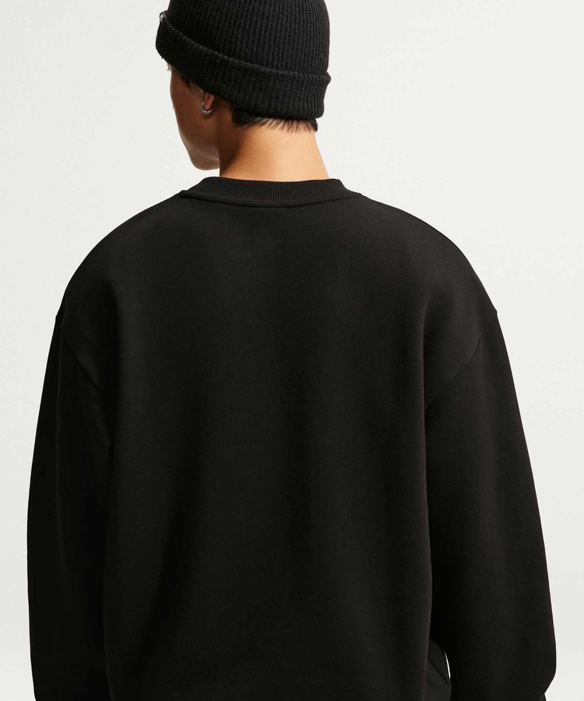 나이키(NIKE) 솔로 플리스 크루넥 스웻셔츠 M - 토탈 블랙:세일 / IX1937-001