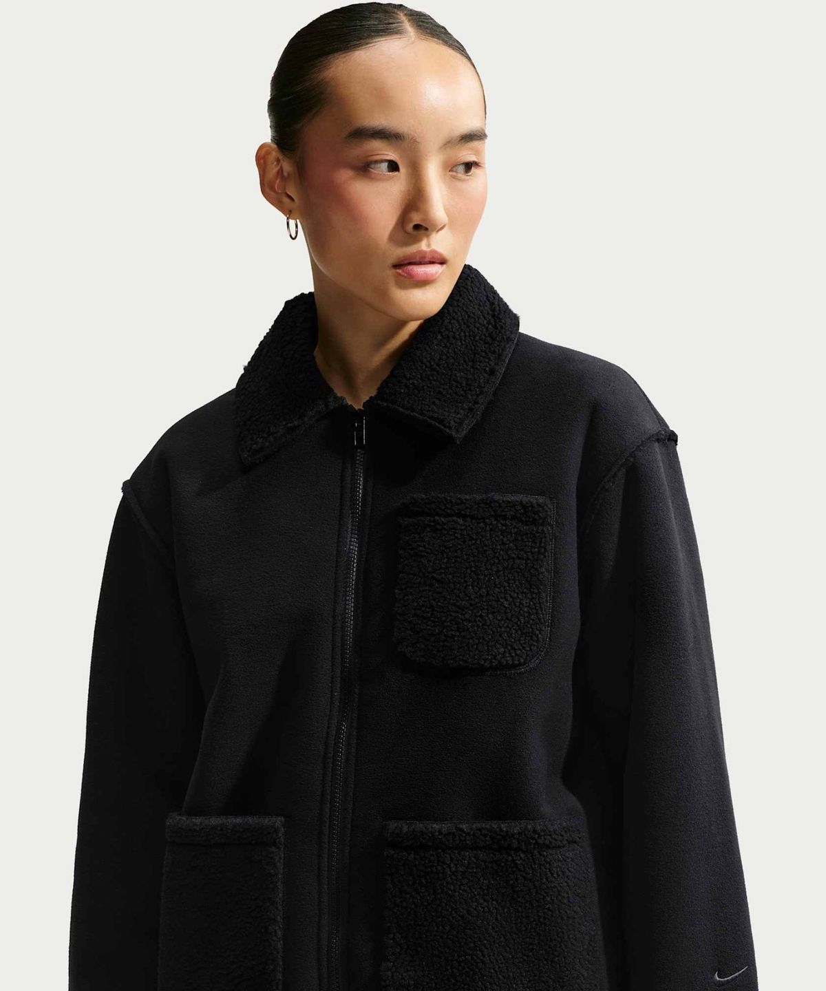 나이키(NIKE) 스포츠웨어 오버사이즈 써마 핏 초어 재킷 W - 블랙:앤트러사이트 / IX7052-010