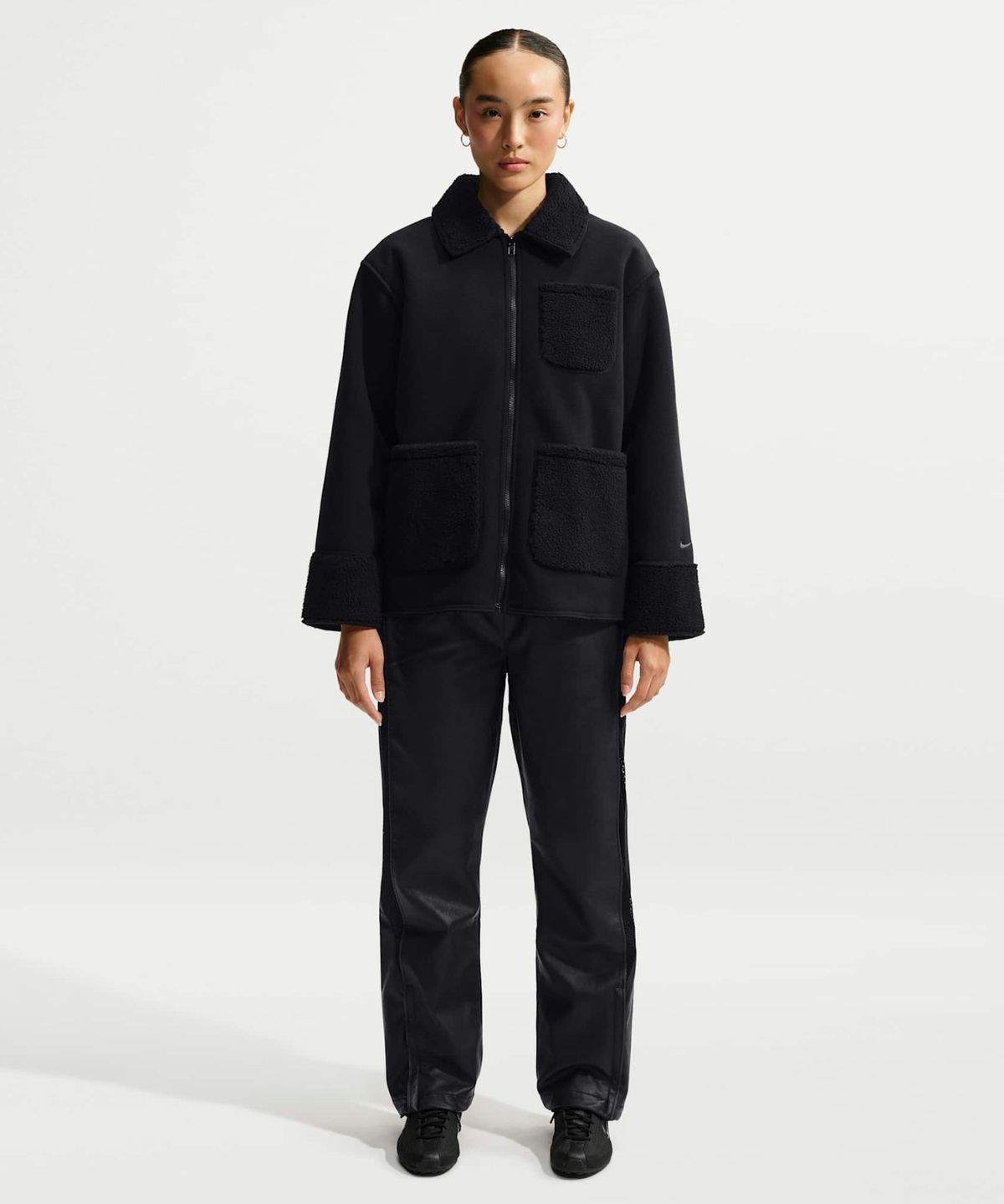 나이키(NIKE) 스포츠웨어 오버사이즈 써마 핏 초어 재킷 W - 블랙:앤트러사이트 / IX7052-010