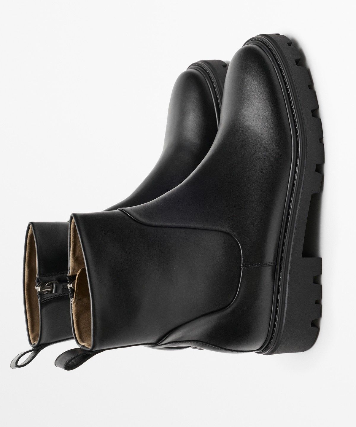 마시모두띠(MASSIMO DUTTI) 레더 트랙 솔 플랫 앵클 부츠
