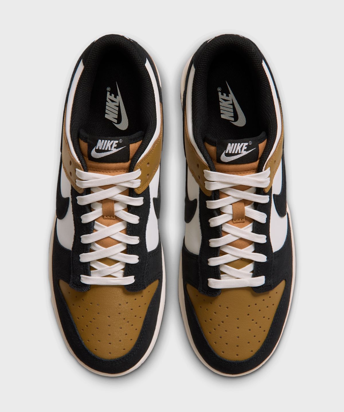 나이키(NIKE) 덩크 로우 레트로 M - 골드 스웨이드:페일 아이보리:비치:블랙 / IM4414-700
