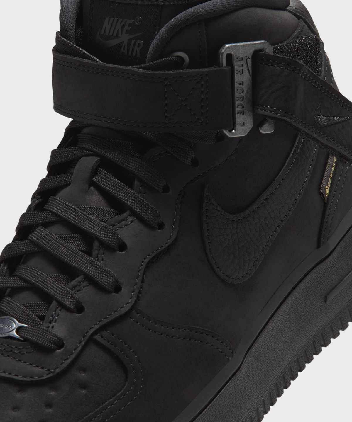 나이키(NIKE) 에어 포스 1 미드 07 GORE-TEX Vibram® M - 블랙:스모크 그레이:블랙 / IO1875-001
