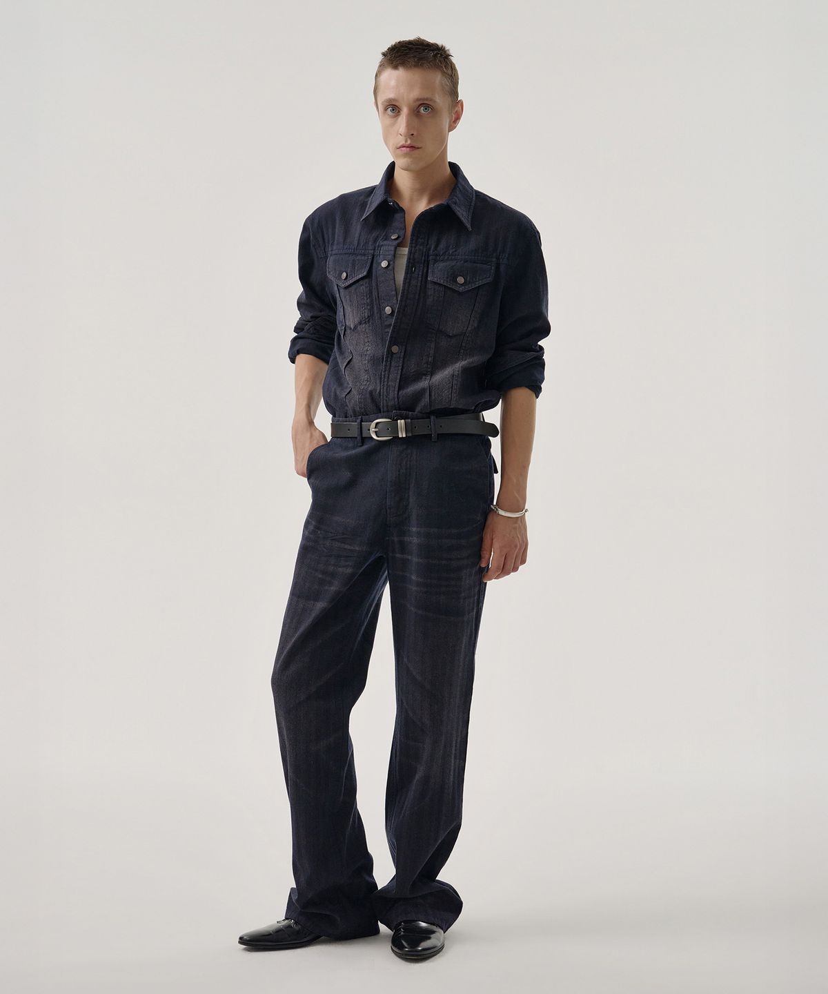 엠엠아이씨(MMIC) RIDGE HERRINGBONE SHIRT (NAVY)