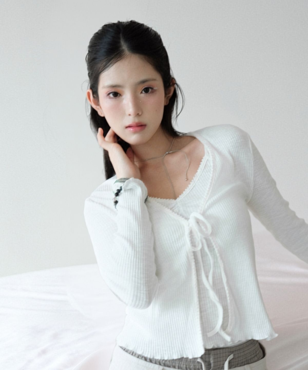 쿨키튼(KOOLKITTEN) Tie-Front Cardigan & Cami Top Set 2colors