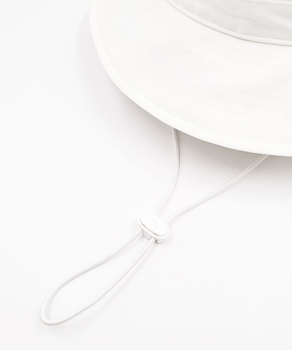 욜프(YORF) YORF LOGO POINT FISHING HAT WHITE 로고 포인트 피싱햇 화이트