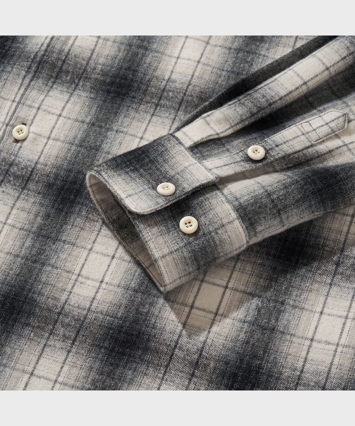 비디알(VDR) OMBRE PLAID SHIRT