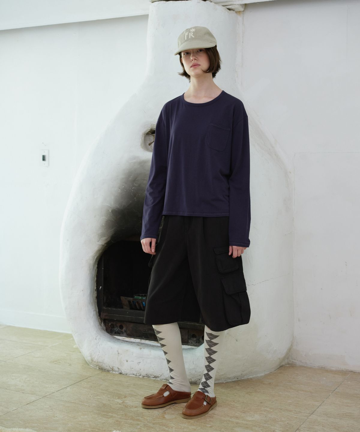 프리터(FRITUR) Cargo Rivet Shorts Black_F263PT16