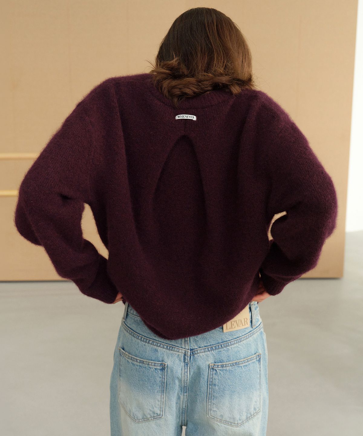 르바(LEVAR) Pleats-Back Wool Round Knit - Cranberry Burgundy