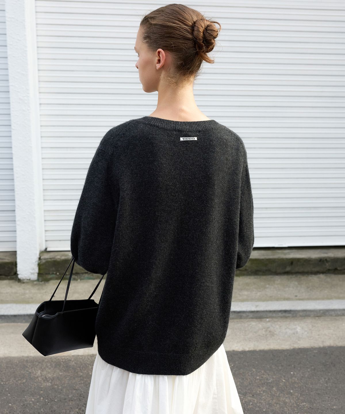 르바(LEVAR) Low U-Neck Wool Knit - Charcoal