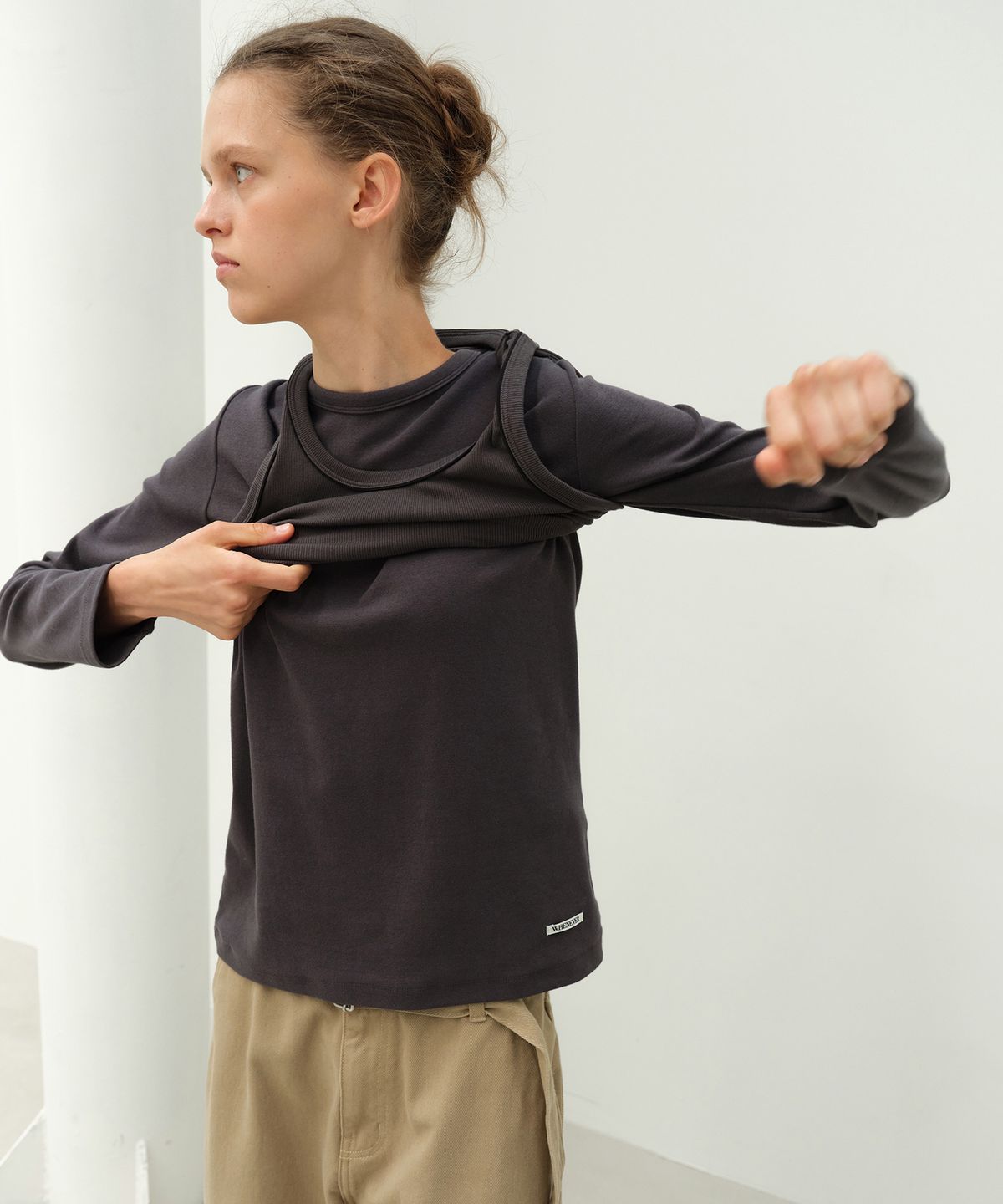 르바(LEVAR) Twofold Layered T-shirt - Charcoal