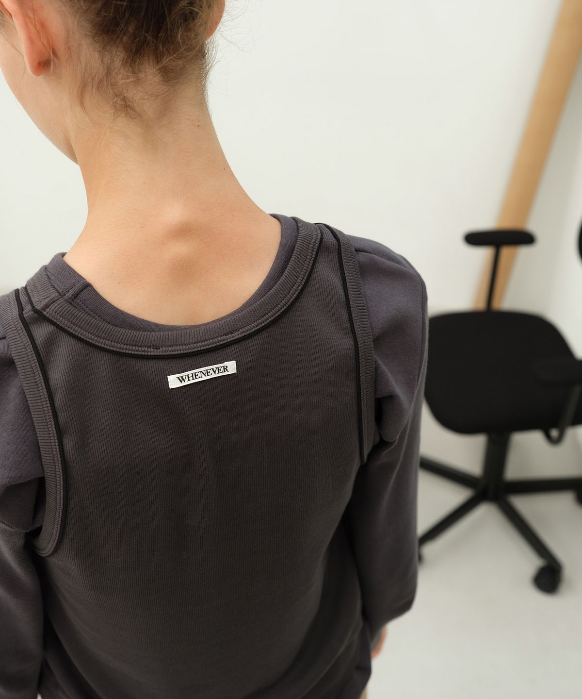르바(LEVAR) Twofold Layered T-shirt - Charcoal