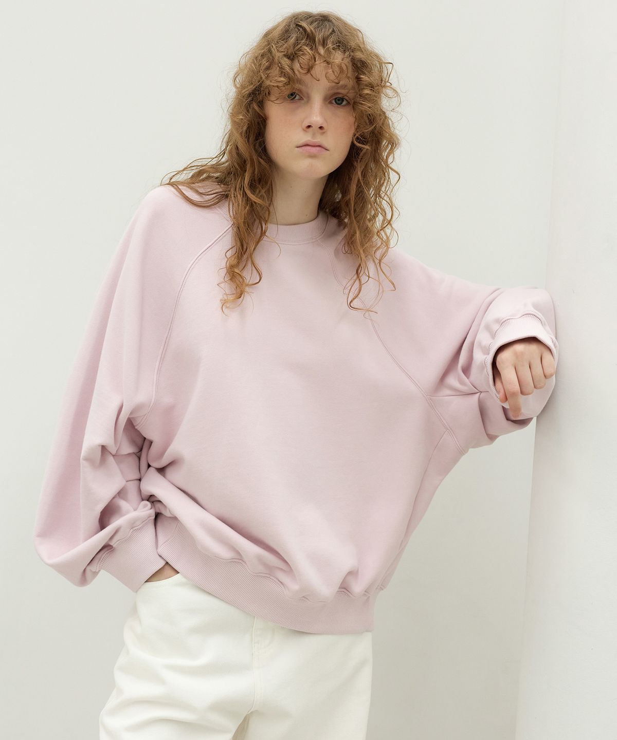 르바(LEVAR) Curve Sleeve Sweatshirt - Blush Pink