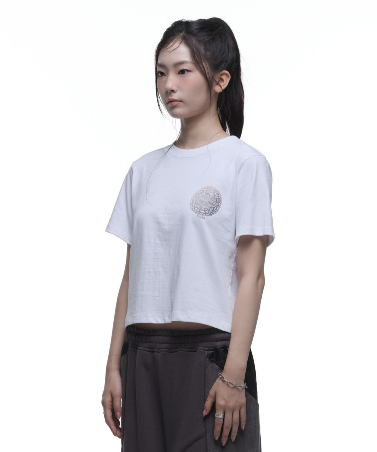 칠 하나 투 구육(71TO96) Gonryong Crop T-shirt (3 colors)