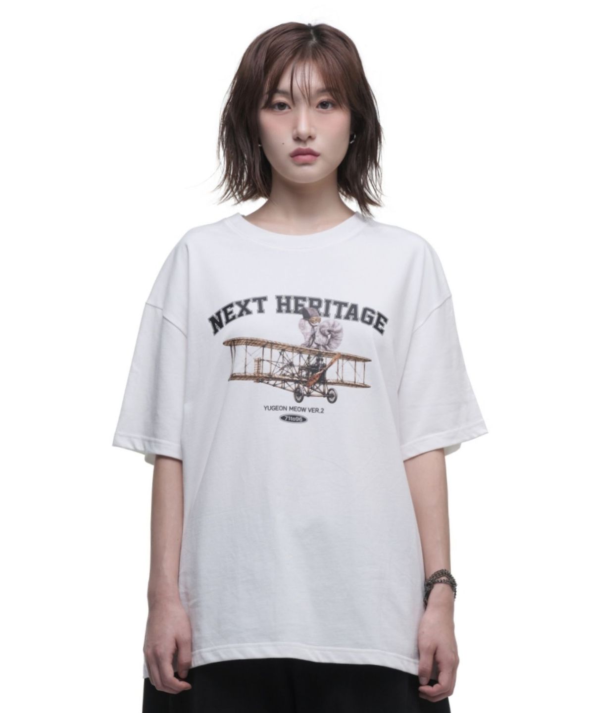 칠 하나 투 구육(71TO96) Heritage Yugun cat T-shirt (White)