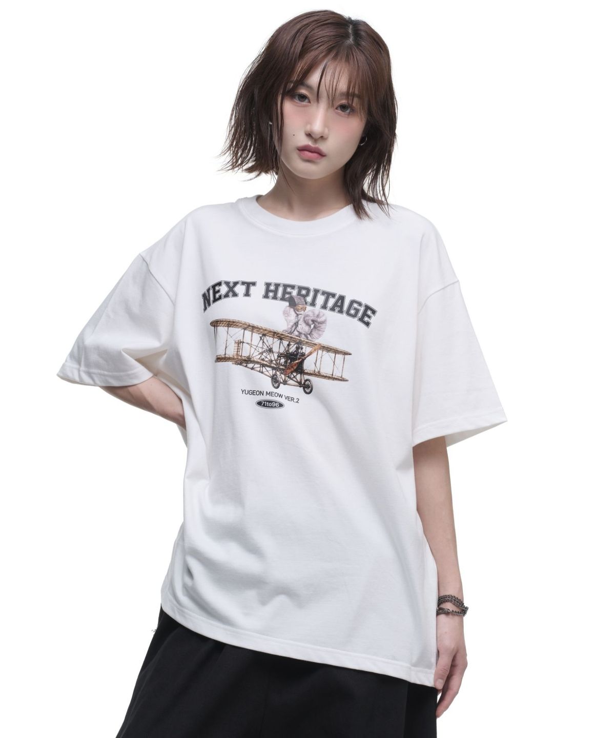 칠 하나 투 구육(71TO96) Heritage Yugun cat T-shirt (White)