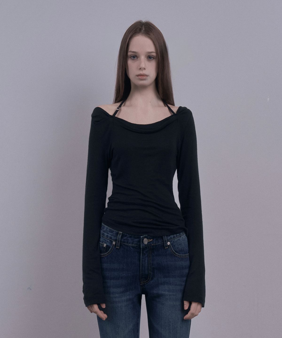 데미오(DAMIO) Draped Buckle Halter Top (Black)