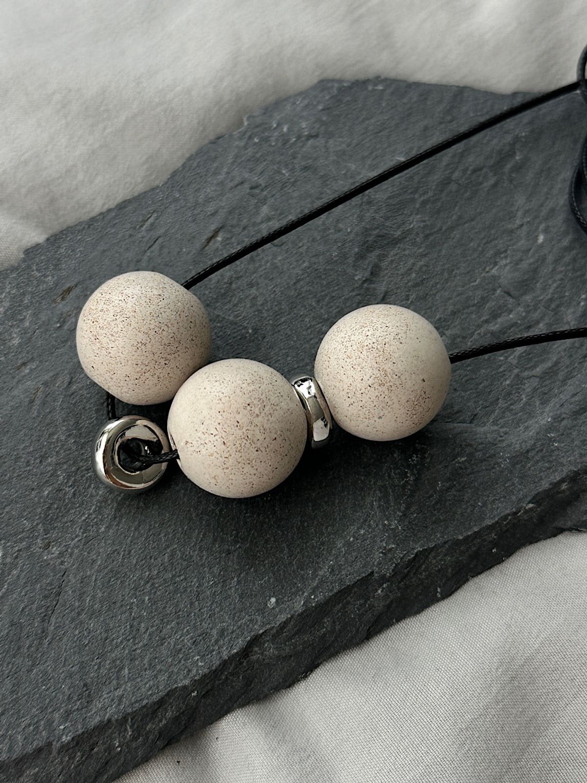 아포엠(APOEM) Wood Orbit Necklace