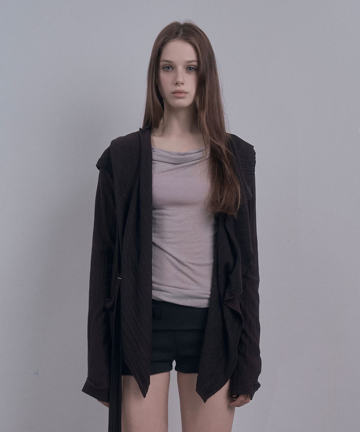 데미오(DAMIO) Asymmetric Crinkle Shawl Cardigan (Dark Plum)